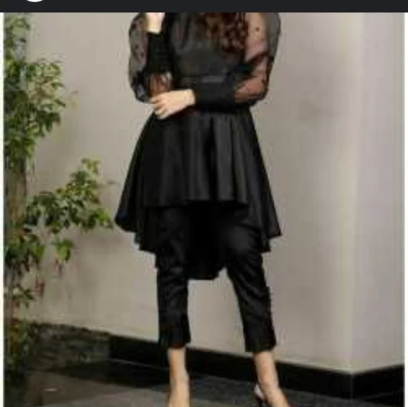 NWT ASHLEY STEWART BLACK LACE & FAUX LEATHER HI LOW GOTHIC TOP SIZE 14/16 - Picture 1 of 16